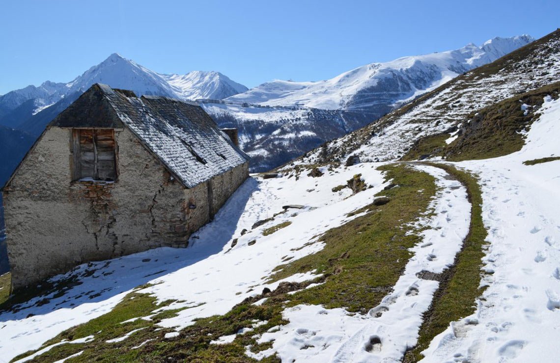 Randonnée entre neige et soleil