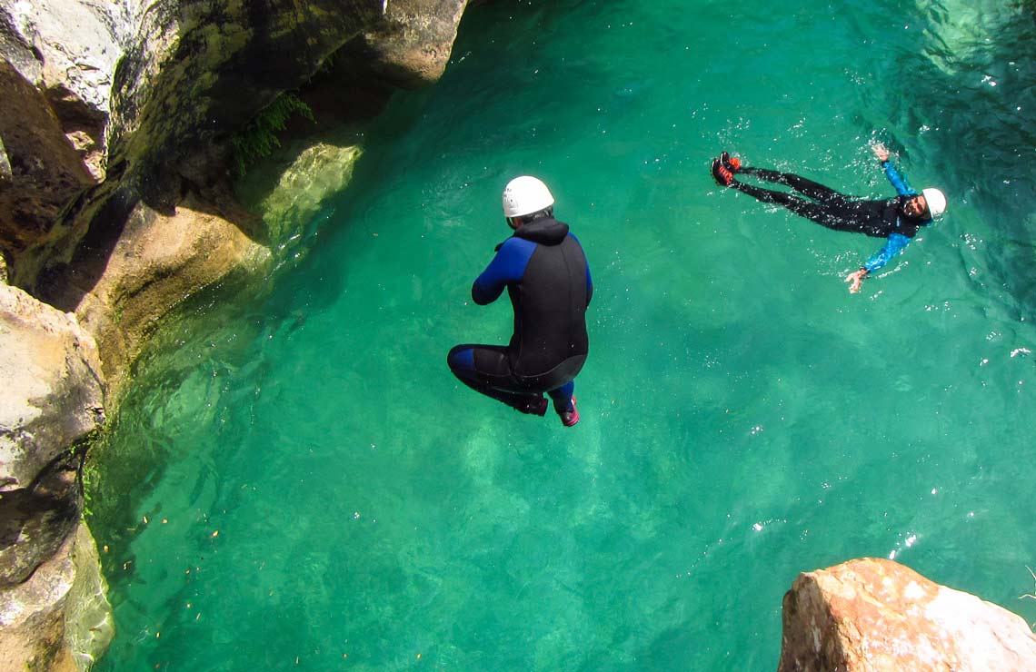Saut en canyoning